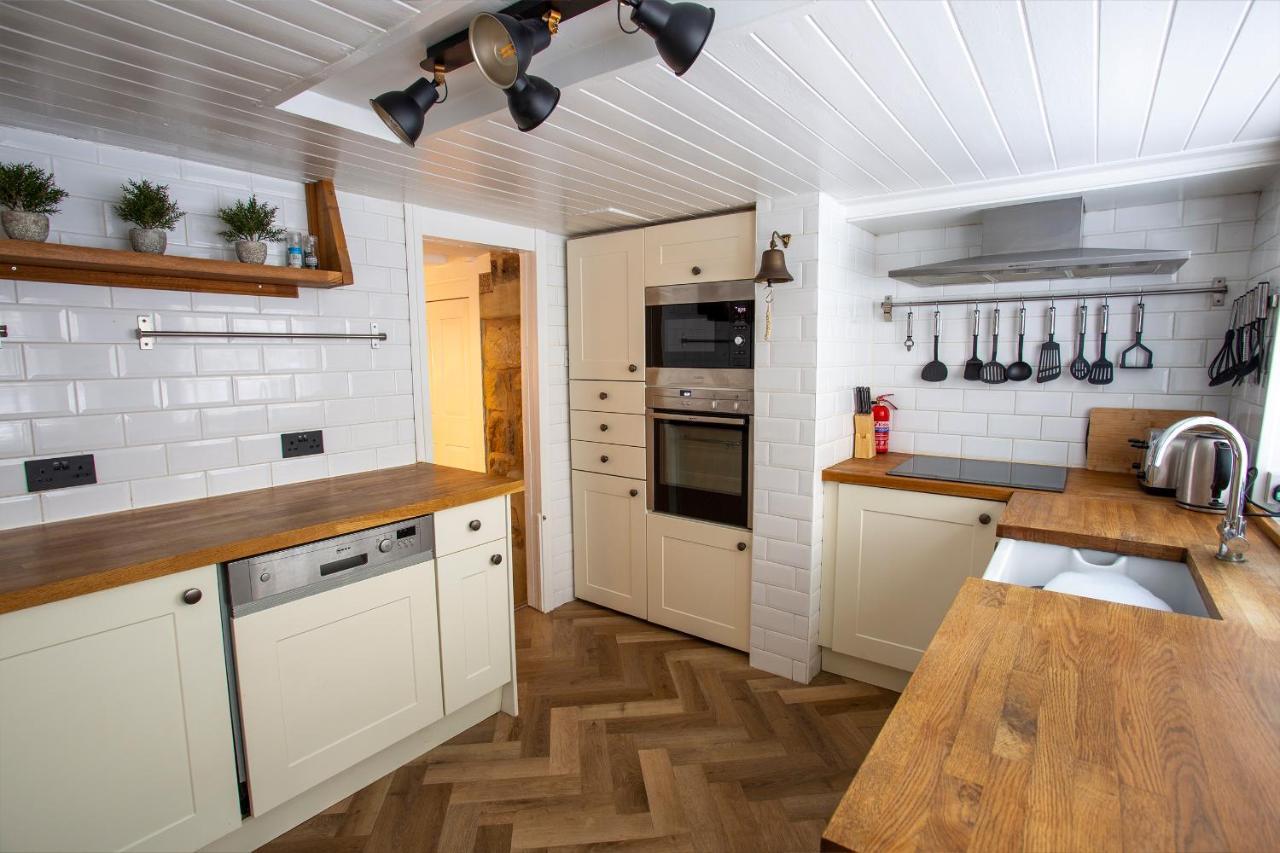Whitby Boutique - Mast Cottage Exteriör bild